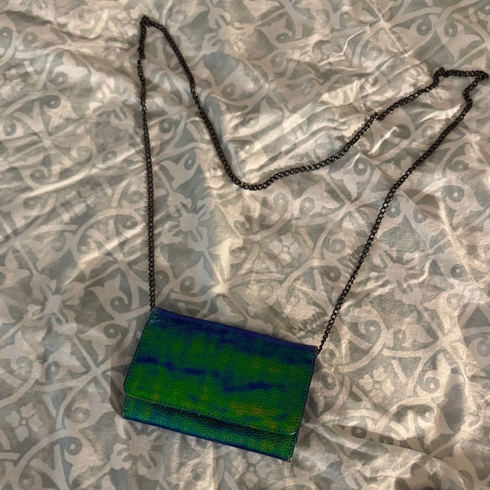 UO Shiny Green and Blue Cardholder Crossbody with Chain Strap